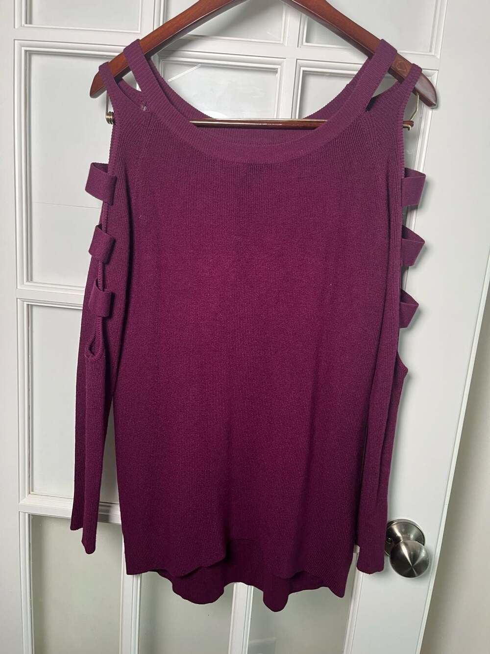 Umgee USA Women's Long Sleeve Cold Shoulder Lattice Detail Knit Sweater Top